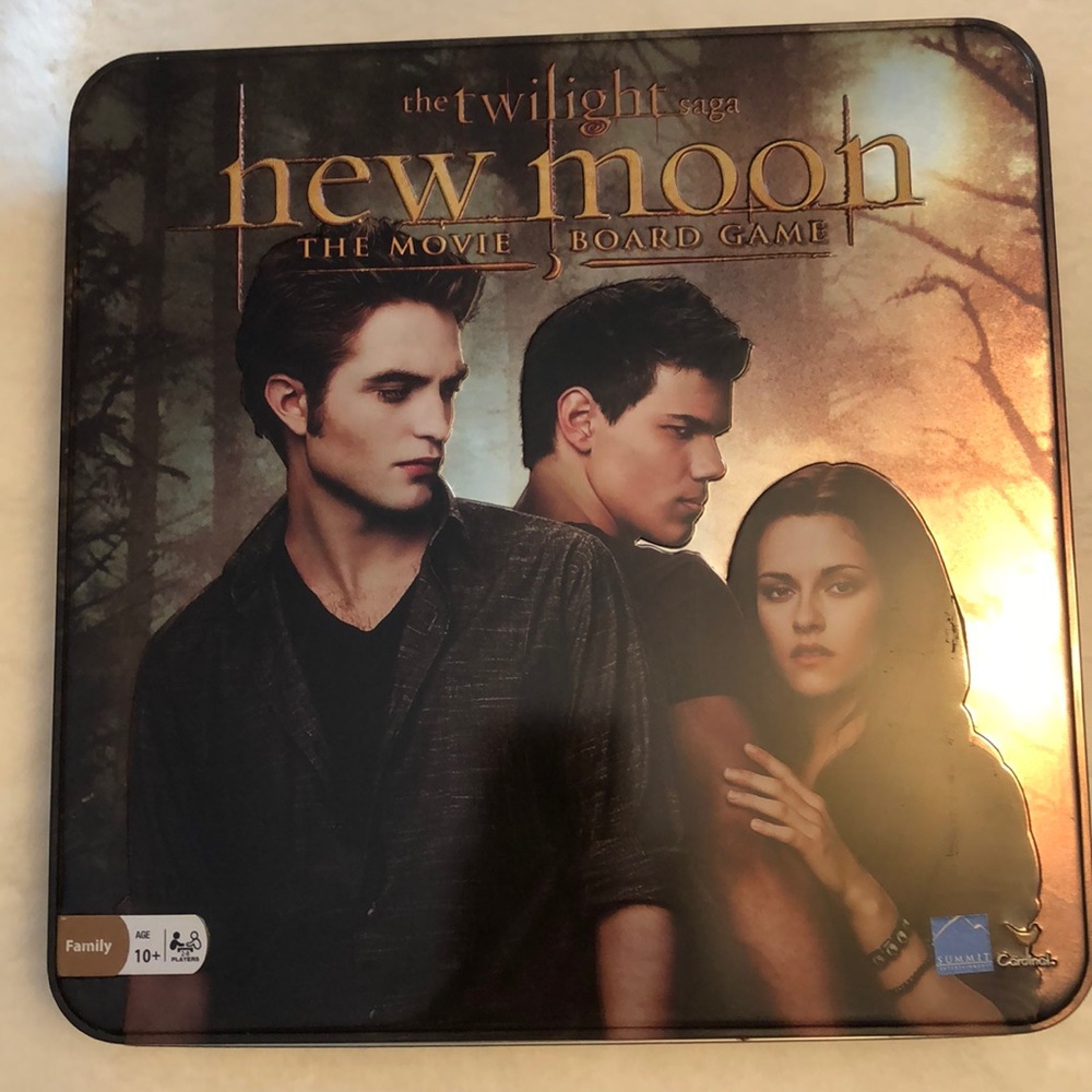 NEW MOON THE TWILIGHT SAGA THE MOVIE BOARD GAME